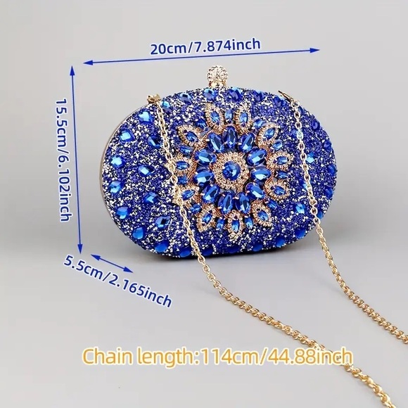Elegant Silver‎ Crystal Clutch